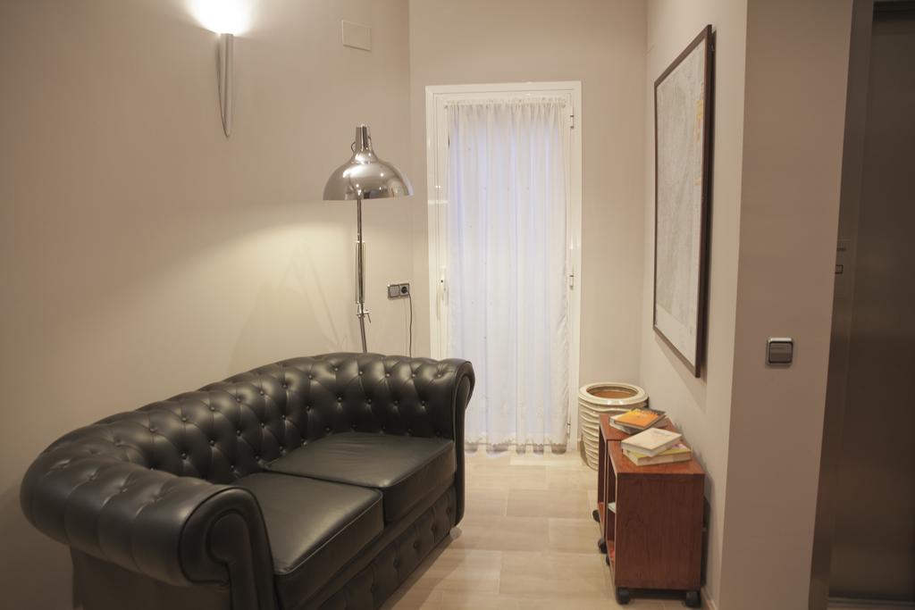 Hotel & Josep Bot
