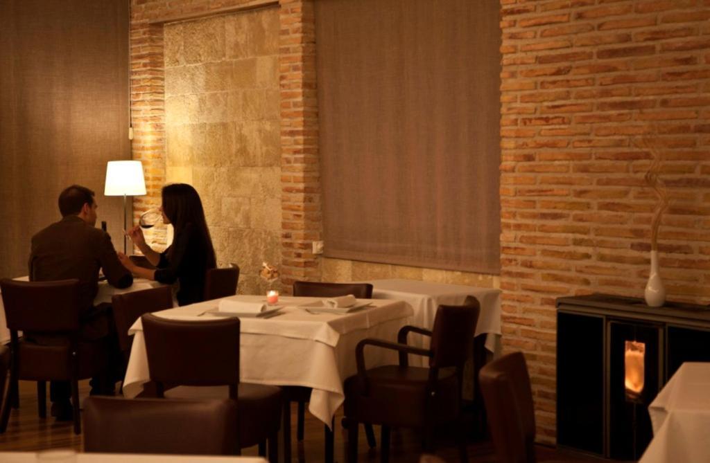 & Josep Hotel 2*